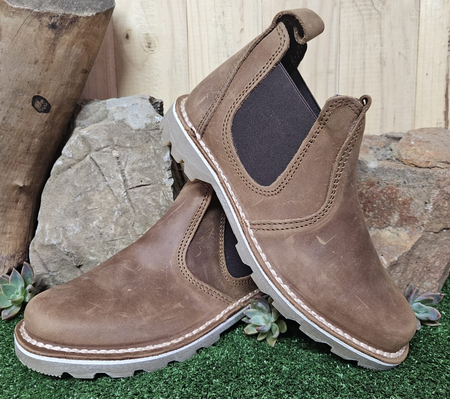 Men boots TAN Dec25